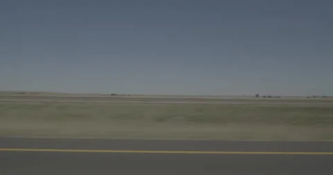 Side left driving plate - Highway 80 at Mile 394 Pine Bluffs Vídeo Stock 289902116