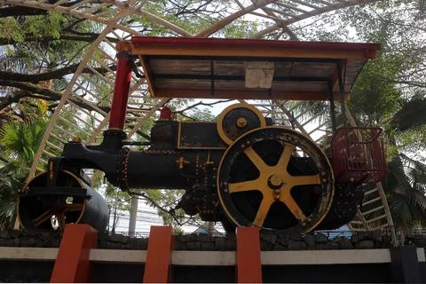 Side low angle view of a steam locomotive Stock Photos