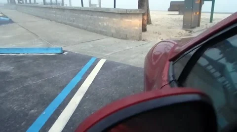 Side mirror view driving through fog Vídeos de archivo 45247314