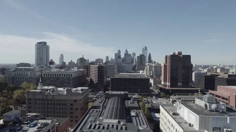 Side Motion Drone Flight Over Historic District &amp; Downtown Towers 库存影片 321248335