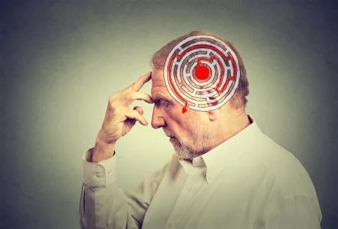 Side profile elderly man solving problem thinking Stockfoto's