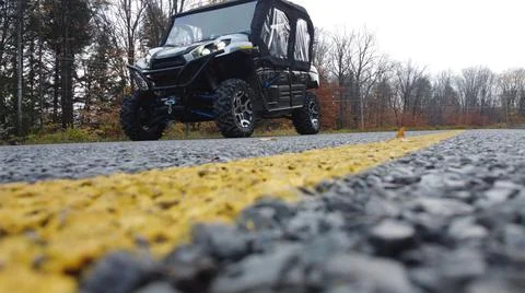 Side by side is roadside 写真素材