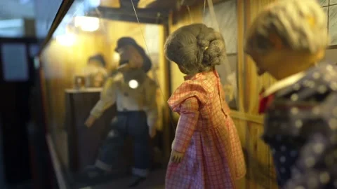 Side view close up automaton vintage puppet coin operated machine Video stock 209920719