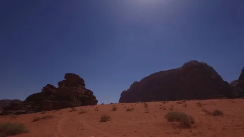 Side view driving through the Wadi Ram. Jordan. DJI-0538-01. 스톡 동영상 102499978