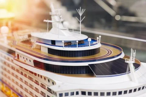 Side view of a huge snow-white ocean liner. Stock Photos