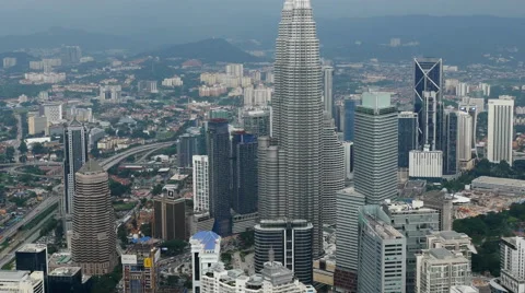 Side View of Kuala Lumpur Petronas Towers in Malaysia Video stock 56132831