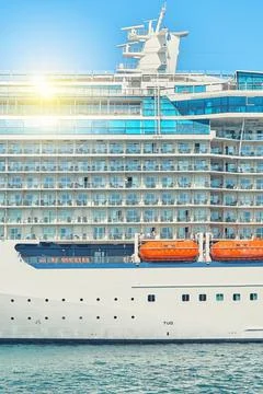 Side view of multi-deck cruise ship with cabin windows 스톡 사진