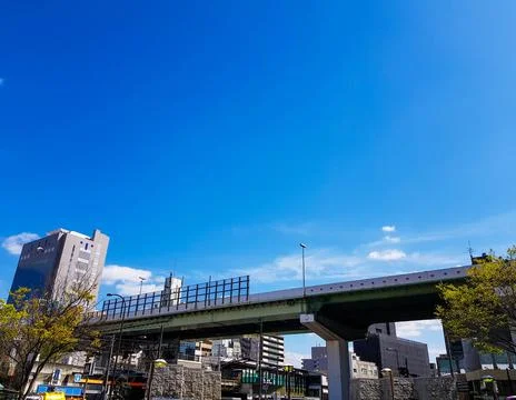 The side view of an overpass bridge in Osaka, shows a girder made of high ten Foto stock