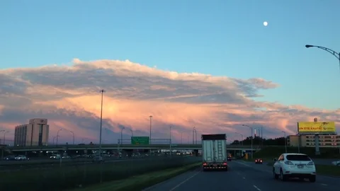 Side View Of A Pink Cloud In A Moving Car 库存影片 71587193