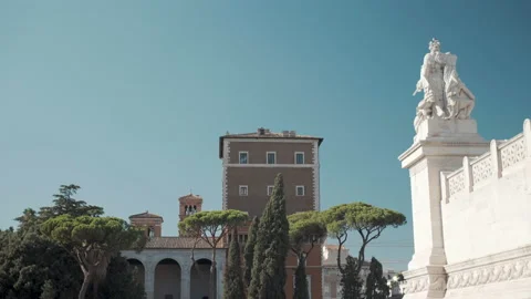 Side view shot of white marble monument to Vittorio Emanuelle II on Piazza Video stock 227681096