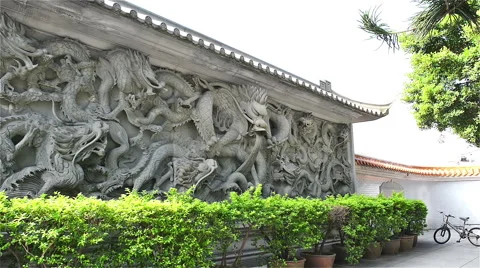 Side view stone carving of Dragon zooming in Stock Footage 54139625