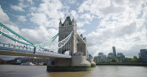 Side View of The Tower Bridge in London, UK Vídeo Stock 288146478