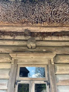 Side view of the wall of a log peasant house Foto stock