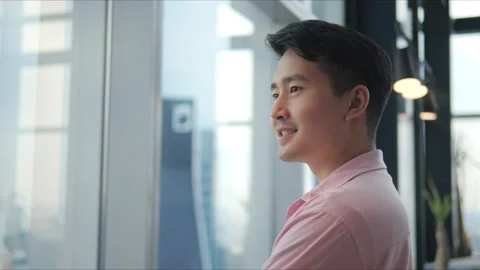 Side view of young business man boss leader employer successful professional Vídeo Stock 166500515