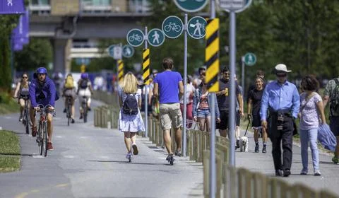 Side wal marina side baking photo. Фото