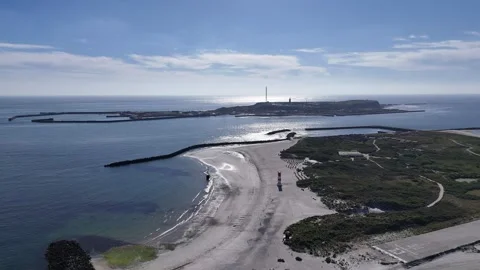Sideways Flight Over Düne Beach Toward Helgoland Видео 336552587