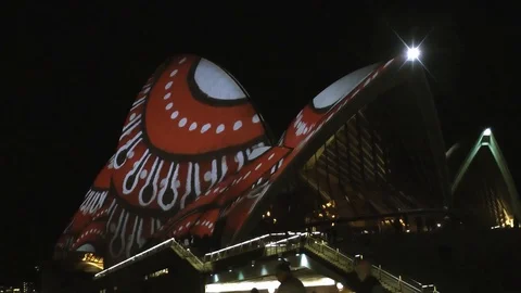 Sidney real time and time lapse 動画素材 121684498