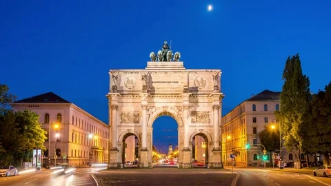 The Siegestor (Victory Gate) in Munich, Germany. Day to night time lapse Stock Footage 81227159