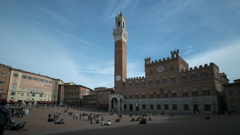 Siena Piazza del Campo Square, Torre del Mangia Time Lapse in Tuscany, Italy Video stock 169699433