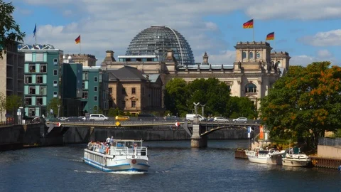 Sightseeing cruise in Berlin Stock Footage 95325600