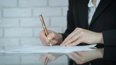 Sign contract. Stock-Footage 113876969