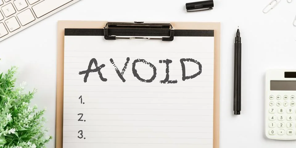 Sign displaying Avoid. Internet Concept Contrive not to meet someone Stop Foto stock