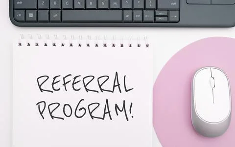 Sign displaying Referral Program. Internet Concept sending own patient to 스톡 사진