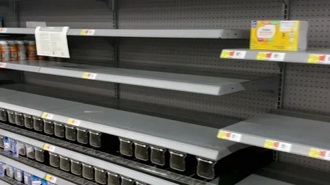 Sign explaing empty baby formula shelves Stock Footage 194345921