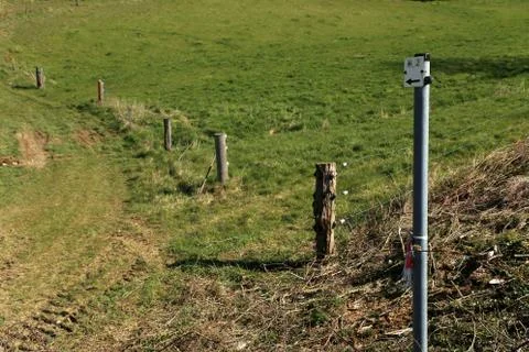 The sign is a route pointer for travellers 库存照片