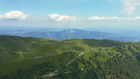 A sign on the side of a mountain 库存影片 156845637
