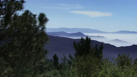 A sign on the side of a mountain 库存影片 157759814