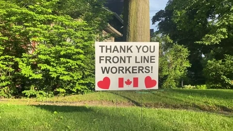 Sign thanking Front line worker in Canada Stockbeeldmateriaal 137835611