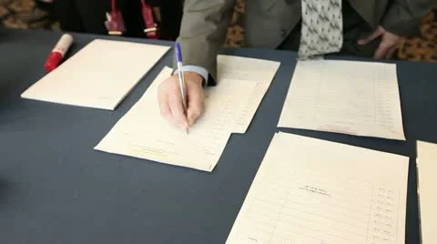 Signature on document 動画素材 22024992