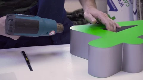 Signboard assembly 库存影片 128902729