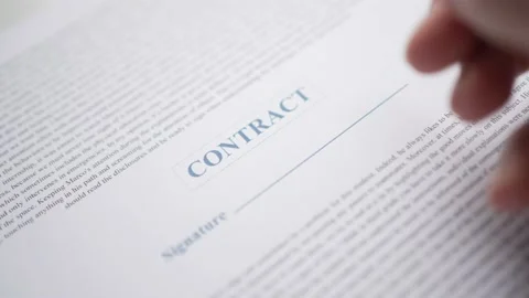 Signing a Contract Document With a Pen closeup Vídeos de archivo 158118977