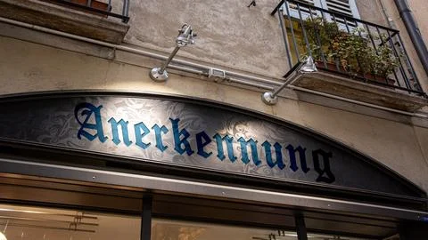 Signposts the direct way to the Acknowledgment 스톡 사진