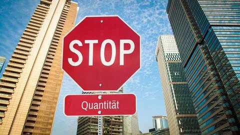 Signposts the direct way to quality versus quantity Stock Photos