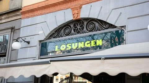 Signposts the direct way to Solutions Stock Photos