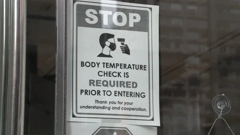 Signs on closed retail stores in devastating COVID pandemic recession Video stock 147957695