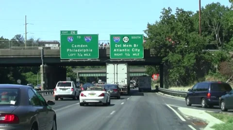 Signs to Del Memorial Bridge Stock Footage