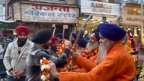 Sikh procession celebrating Guru Gobind Singh Jayanti 스톡 동영상 299792027