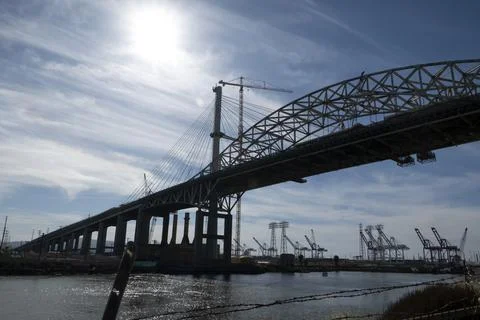 Silhouette of a bridge under construction Stock-Fotos