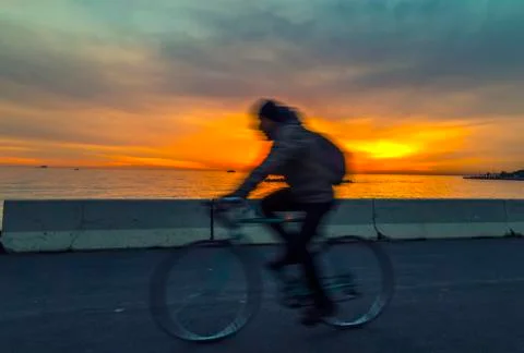 Silhouette of cyclist 库存照片
