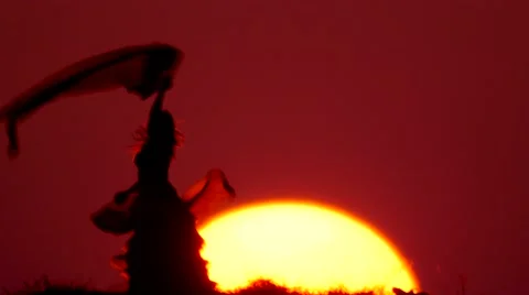 Silhouette of a dancer dancing at sunset Video stock 49271592