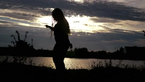 Silhouette Dancer - Sunset 스톡 동영상 147620986