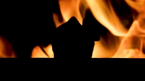 Silhouette of a house on fire 動画素材 180564017
