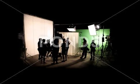 Silhouette images of video production behind the scenes Stock-Fotos