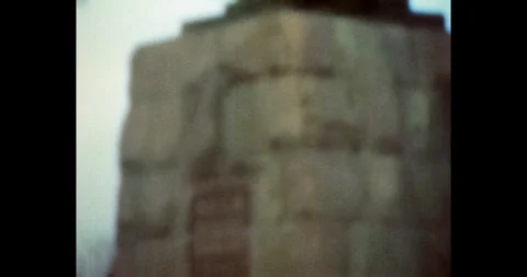 Silhouette of a monument, a man with a beard Vídeos de archivo 302366140