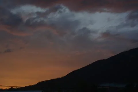 Silhouette of a mountain during the sunset Fotos de archivo