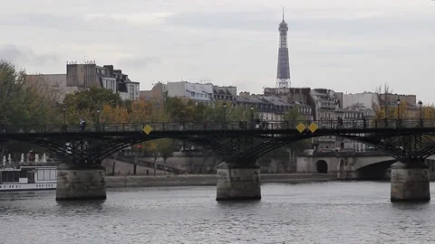 Silhouette of people walking in front of the Eiffel Tower. Paris, France. Stock Footage 142525384